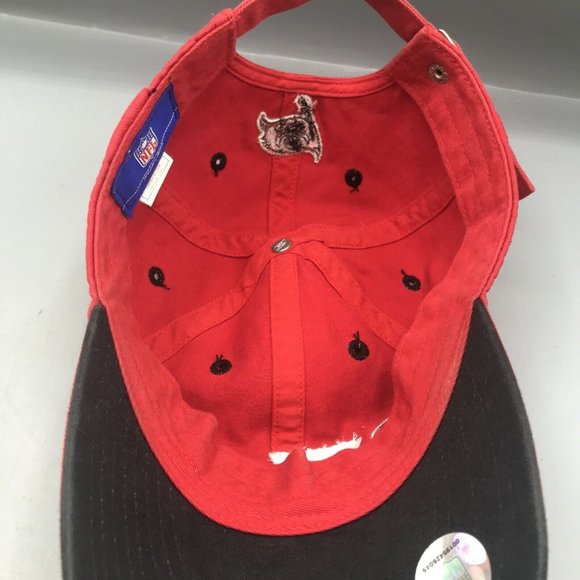 Tampa Bay Buccaneers Hat Baseball Cap Adjustable Strap Back Red Adult Reebok NFL - Picture 7 of 9